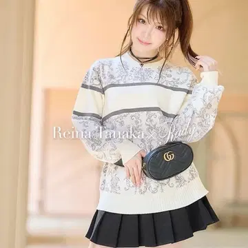 새상품급 Rady 다마스크 플라워 무늬 니트탑