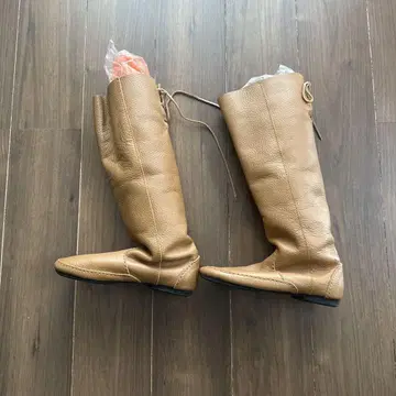 베이지 가죽 롱 부츠