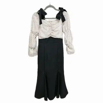 안미르 도트 튤 도킹 OP