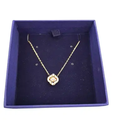 스와로브스키 꽃 모티브 큐빅 목걸이 SWAROVSKI