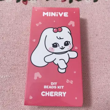 IVE 원영 cherry 키링