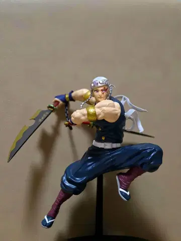 귀멸의 칼날 Vibration Stars 우즈이 텐겐 피규어