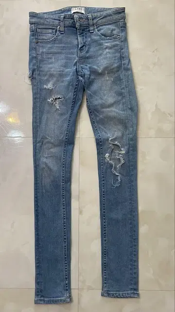 GYDA BOTH RIPPED 스키니 데님 팬츠