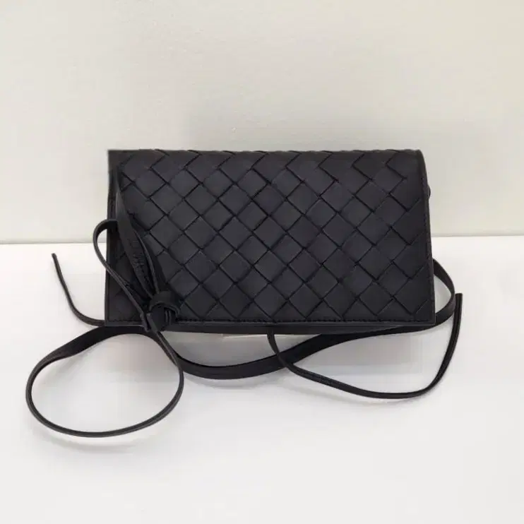 [New Product O/In-Store O] Bottega Veneta Bag Crossbody Black 630547
