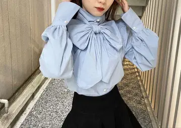 나르시스 펄 리본 블라우스