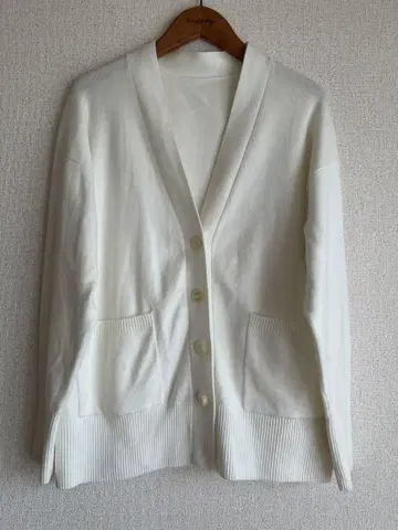 무인양품 MUJI V넥 가디건 화이트 M