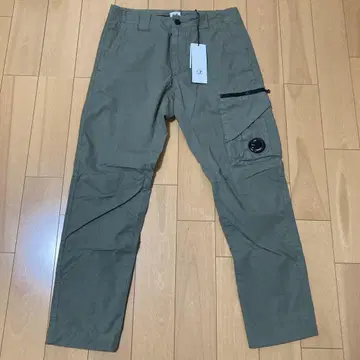 C.P. Company 카고 팬츠