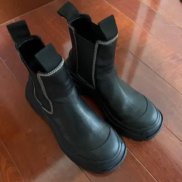 moussy 사이드 고어 부츠 블랙
