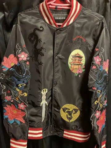 REASON 자수 블랙 스카잔