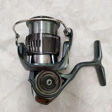 최종 할인 [ 새상품급 ] 다이와 에어리티 ST LT2500S-XH-QD