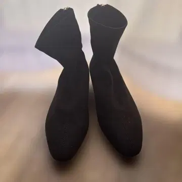ZARA 지퍼 블랙 부츠