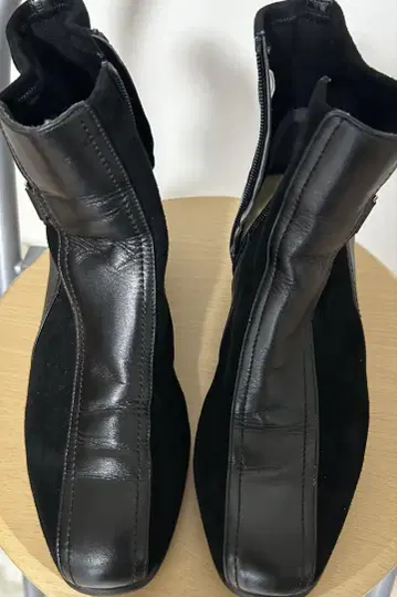 블랙 가죽 부츠
