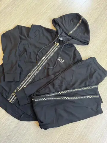 EA7 엠포리오 아르마니 셋업