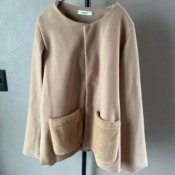 판초 코트 베이지 퍼 포켓 부착