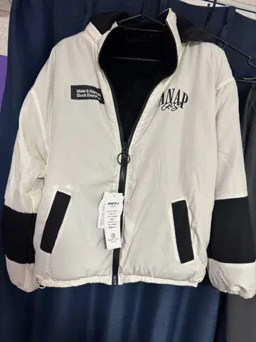 ANAP 후드 부착 자켓 화이트 블랙