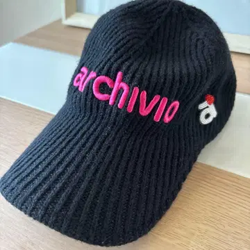 arcvio 자수 로고 니트 캡 블랙