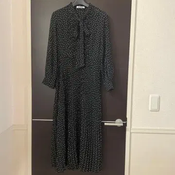 SNIDEL 도트 무늬 리본 포함 원피스