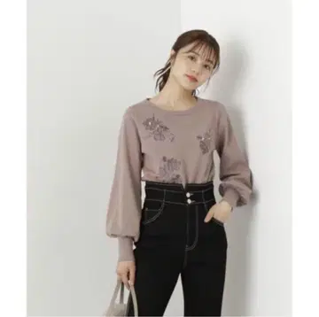 프로포션 바디 드레싱 자수 컴팩트 니트
