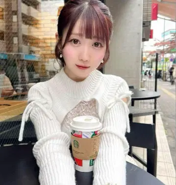 로제 뮤즈 포인트 니트 화이트