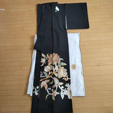 [ 미사용 새상품 ] 블랙 전통 예복 기모노 당초 무늬