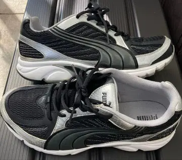 [ 중고 ] PUMA 블랙/실버 스니커즈