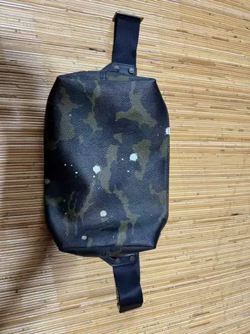 장티반티 바디백