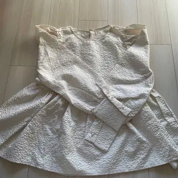 새상품급 블라우스