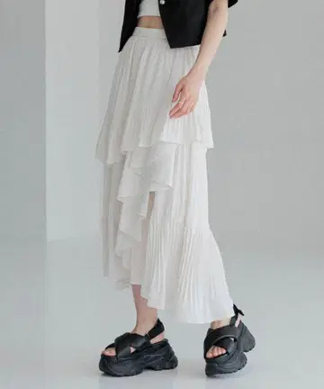 Heather 랜덤 플리츠 롱 스커트 아이보리