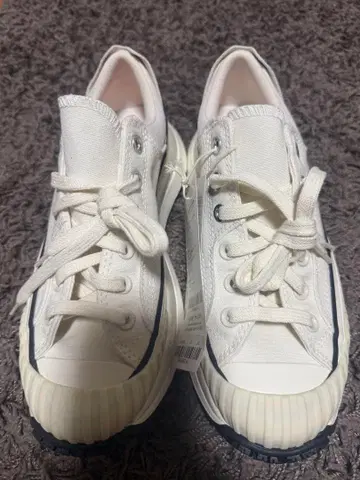 CONVERSE Chuck Taylor 화이트 스니커즈