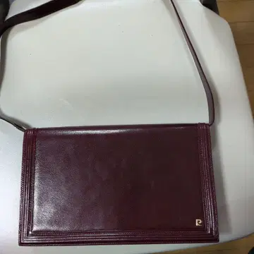 버건디 가죽 숄더백
