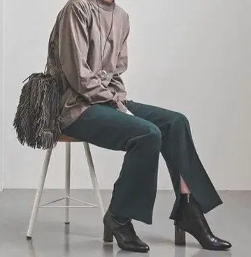유나이티드 애로우즈 P/W 슬릿 팬츠 센터 프레스 그린
