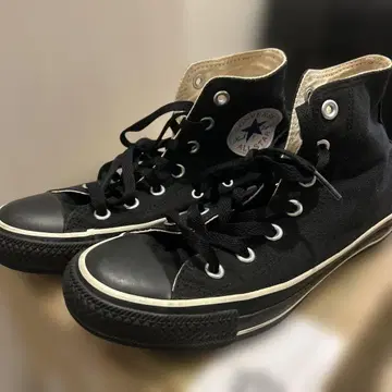 컨버스 블랙 하이컷 스니커즈