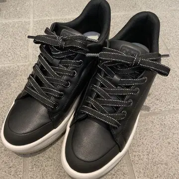fitForme 블랙 스니커즈