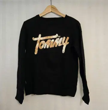 TOMMY 로고 맨투맨