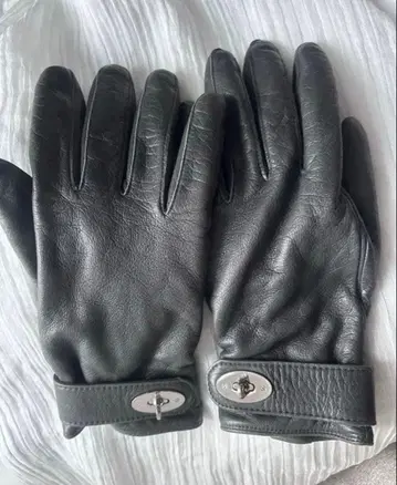 멀버리 가죽 그로브 장갑 금장 장식