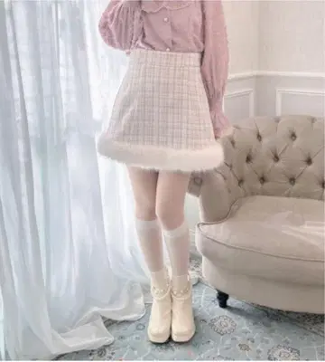 ROJITA 백 레이스업 에코 퍼 부착 사다리꼴 스커트