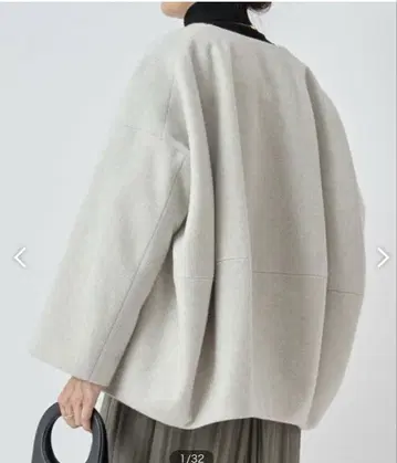 뒤 푹신 울 숏코트