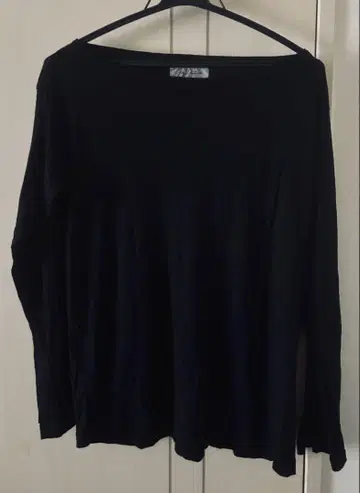 요지 야마모토, 블랙 긴팔 티셔츠