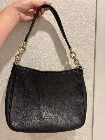 FURLA 블랙 가죽 숄더백