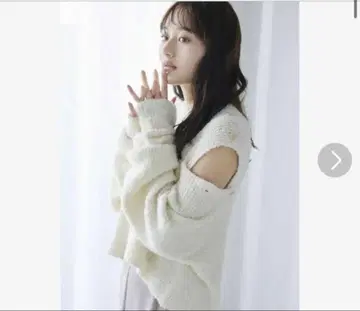 미사용 새상품 COCODEAL 코튼 페더 오픈 슬리브 니트
