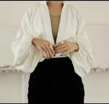 새상품 aere skipper volume sleeve blouse