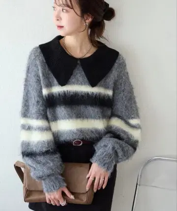 스트라이프 라운드 칼라 스웨터