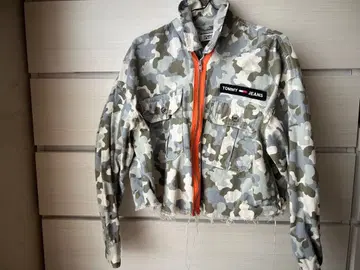 TOMMY JEANS 카모플라쥬 크롭 자켓