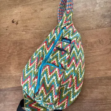 KAVU 바디백 기하학 패턴