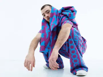 마크제이콥스 그래픽 후드티 보라색과 파랑