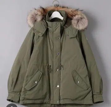 미사용 새상품 TATRAS NENNA M65 다운 자켓 라쿤 후드