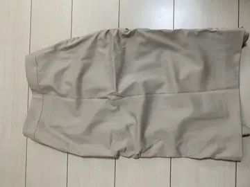 베이지 타이트 스커트 뜨개질 디자인