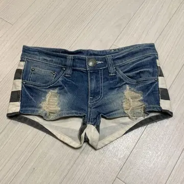 d.i.a. 정품 데님 디자인 숏 팬츠