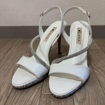 다이애나 화이트 스트랩 샌들 23cm