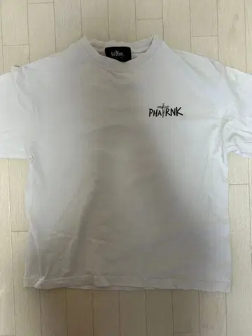 PHARNK 화이트 롱 T.